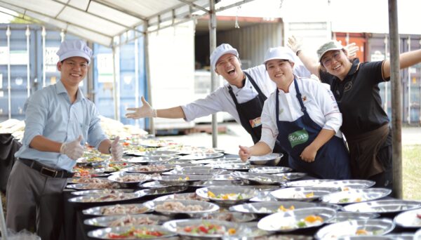 Dịch vụ tiệc lưu động B.O.M Catering