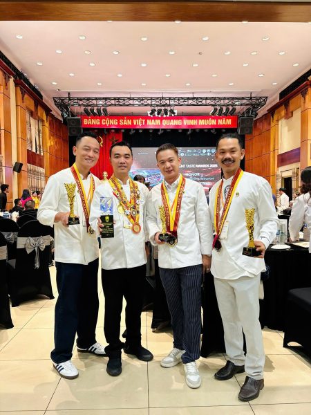 Đội ngũ đầu bếp của B.O.M đạt nhiều giải thưởng tại các cuộc thi Việt Nam và quốc tế hàng năm