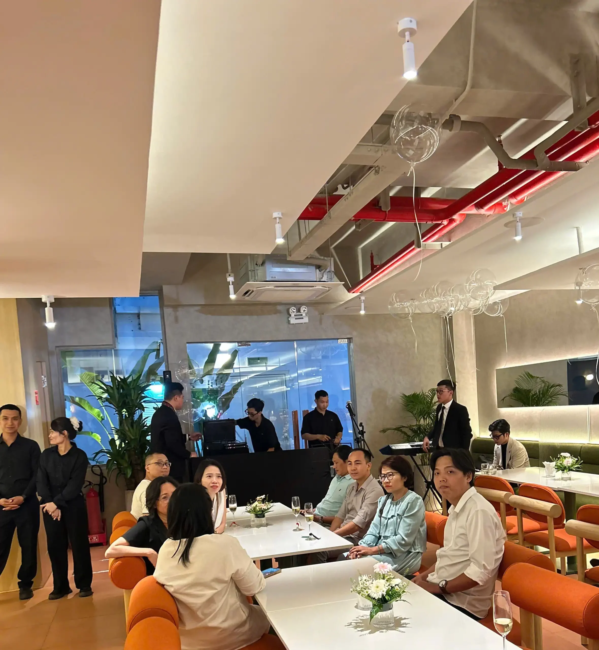 Đặt tiệc khai trương trọn gói tại nhà Dĩ An - dịch vụ nấu ăn