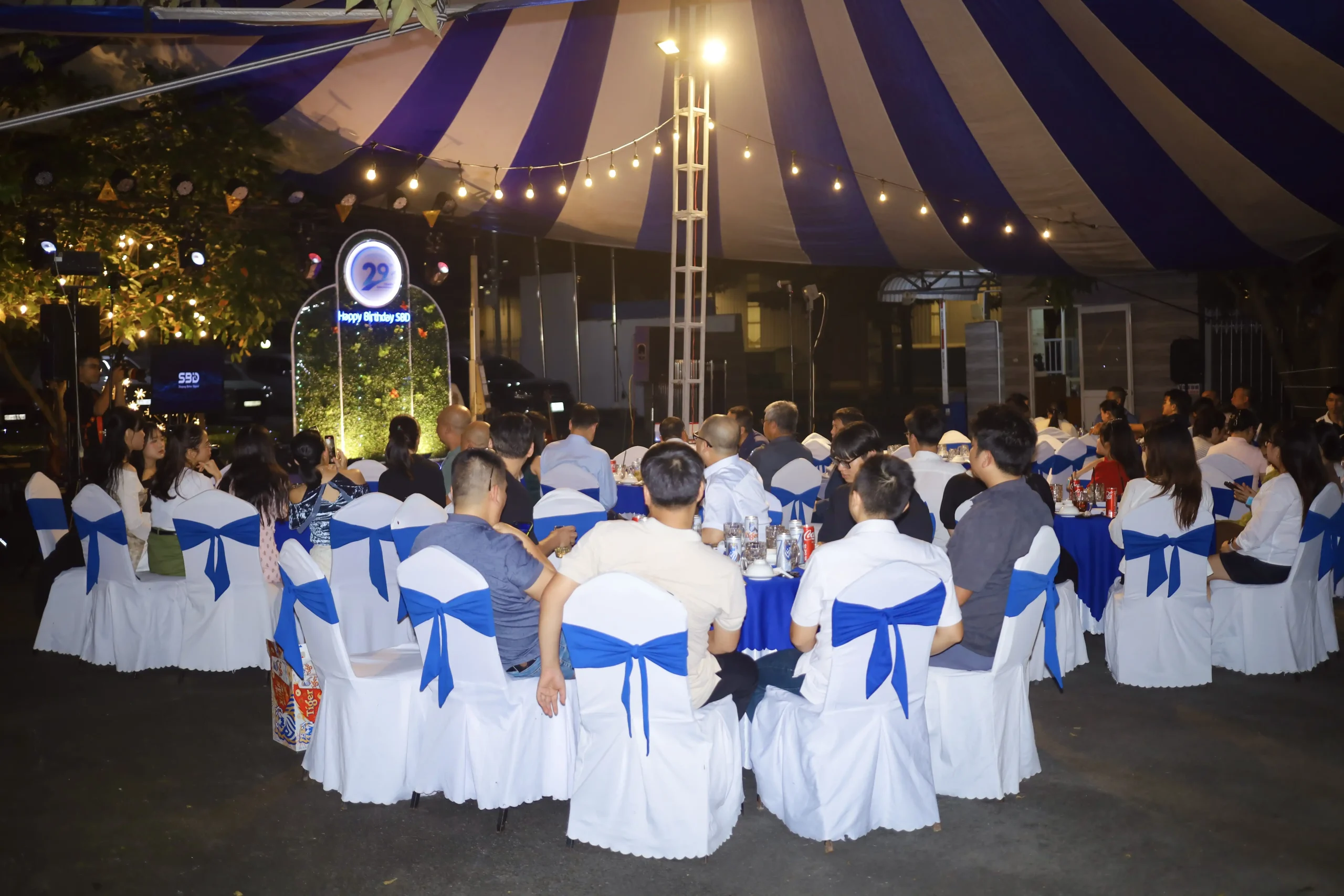 Dịch vụ tiệc trọn gói: đặt tiệc, teabreak, finger food, catering