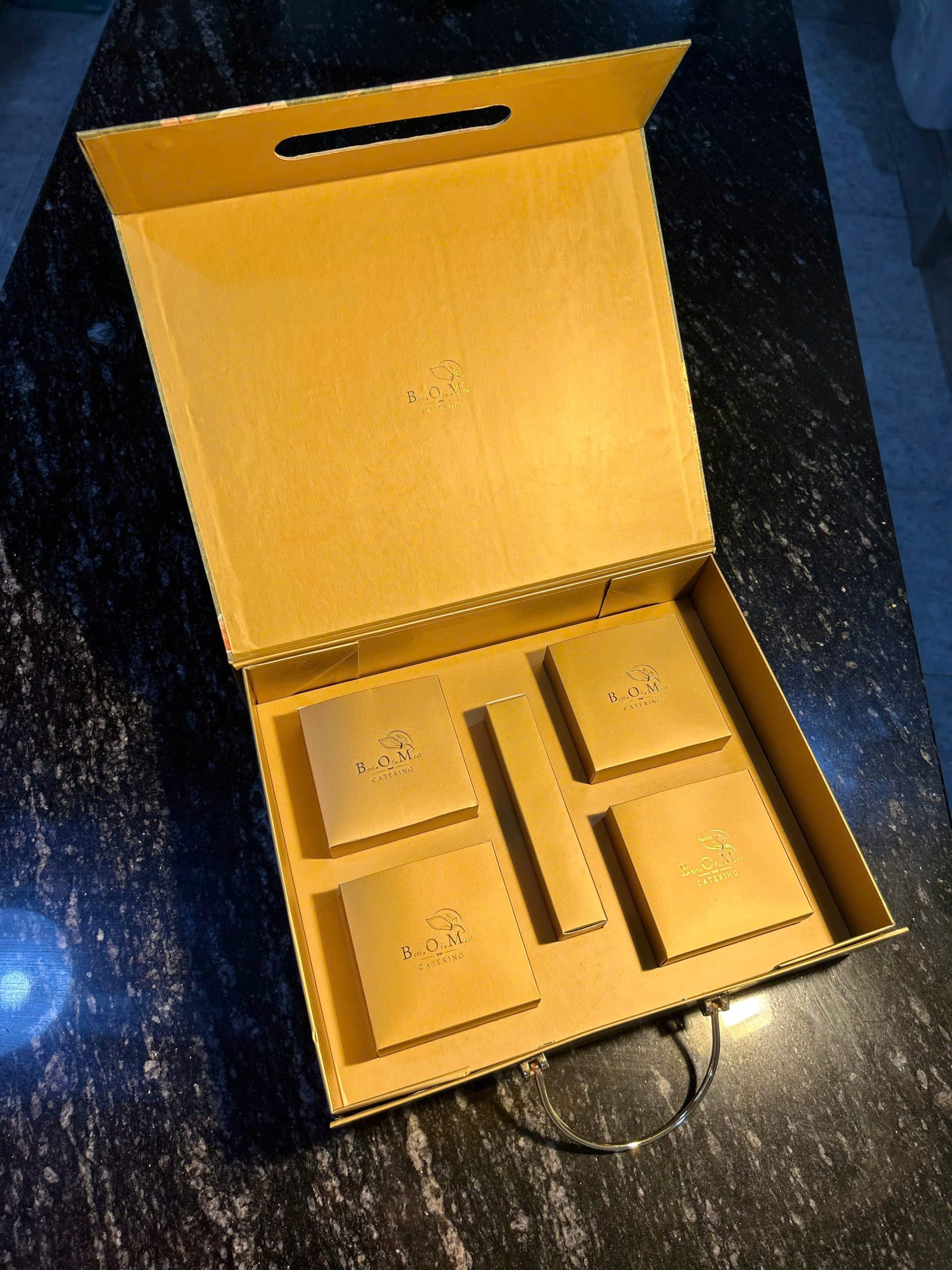 Hộp Quà Bánh Trung Thu Cao Cấp BOM Catering