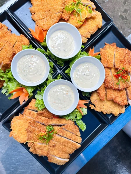 Cách làm cơm Tonkatsu Nhật Bản thơm ngon chuẩn vị đơn giản tại nhà